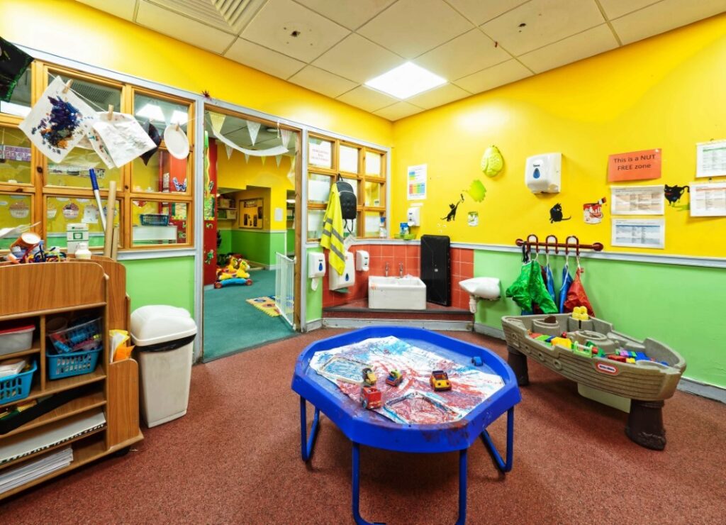 3–5s messy room and dining room